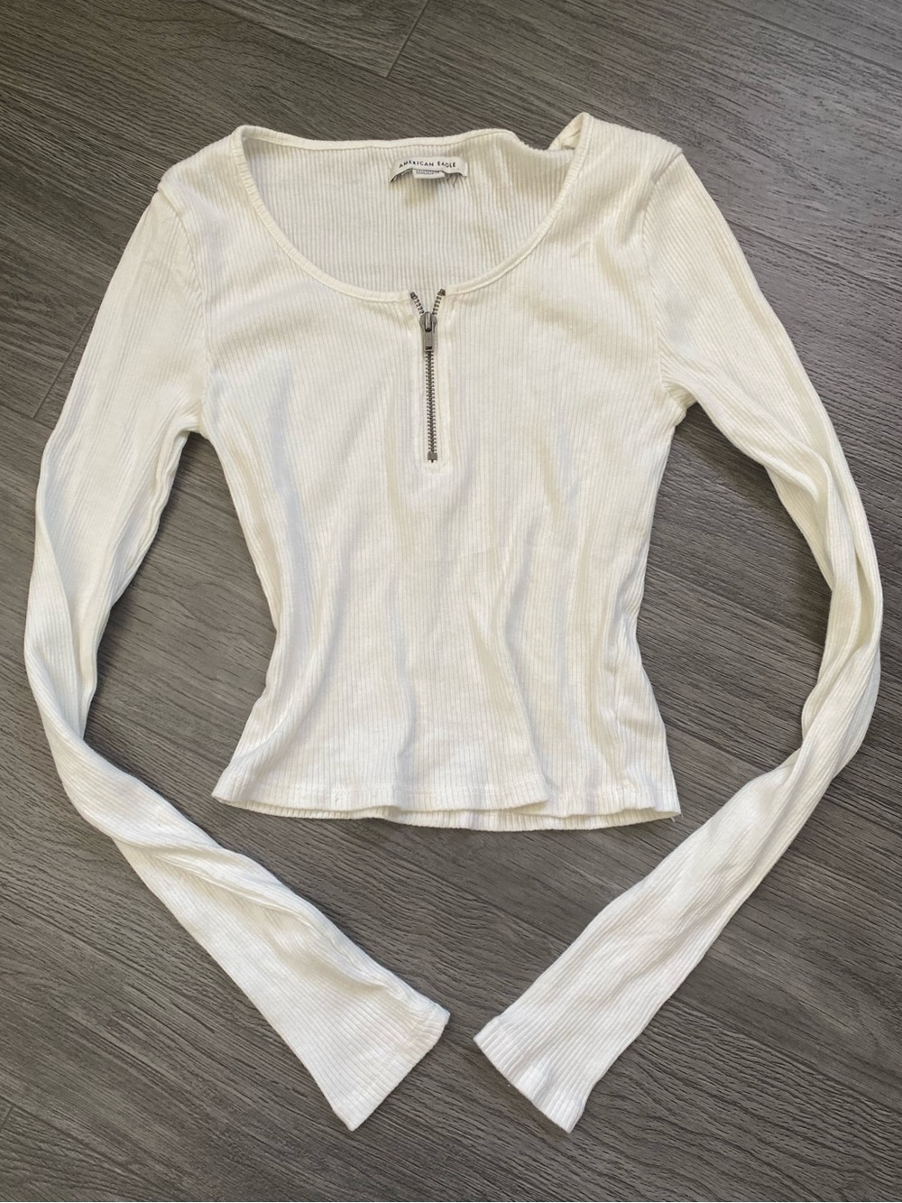 American Eagle Outfitters Off-White Ribbed Long-Sleeve Zip-Neck Top